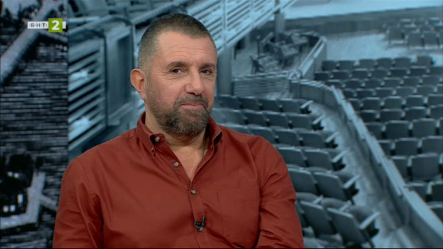 "Защо умряха динозаврите" - нови разкази на Любомир Халачев